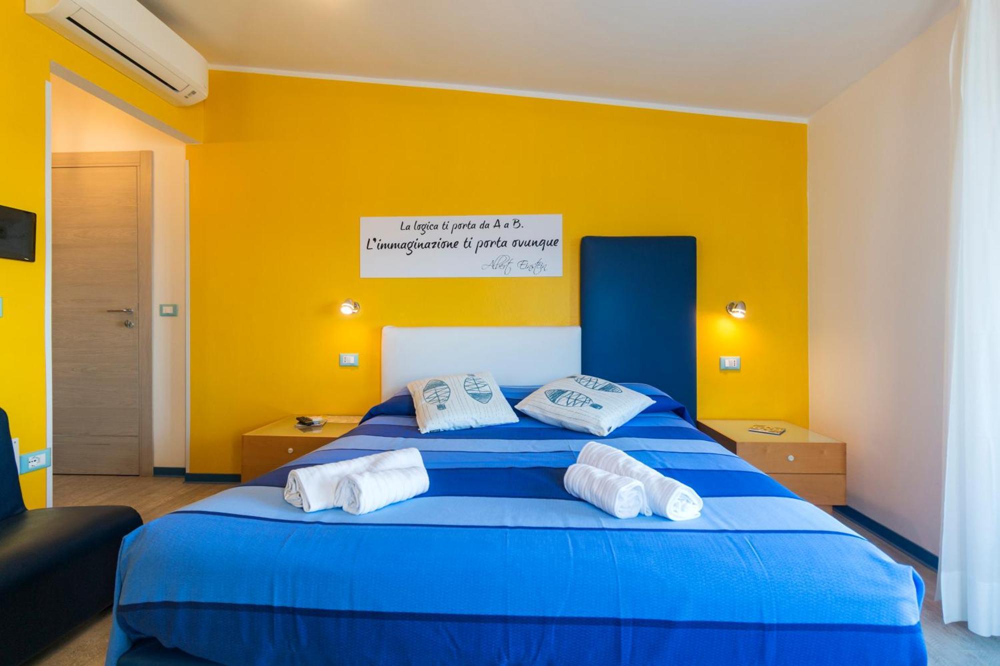 La Favorita Hotel Cala Gonone Exterior photo