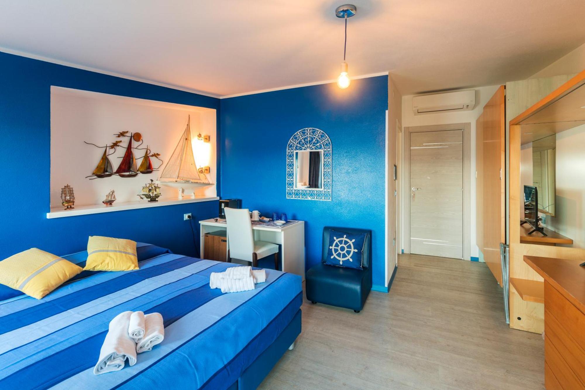 La Favorita Hotel Cala Gonone Exterior photo