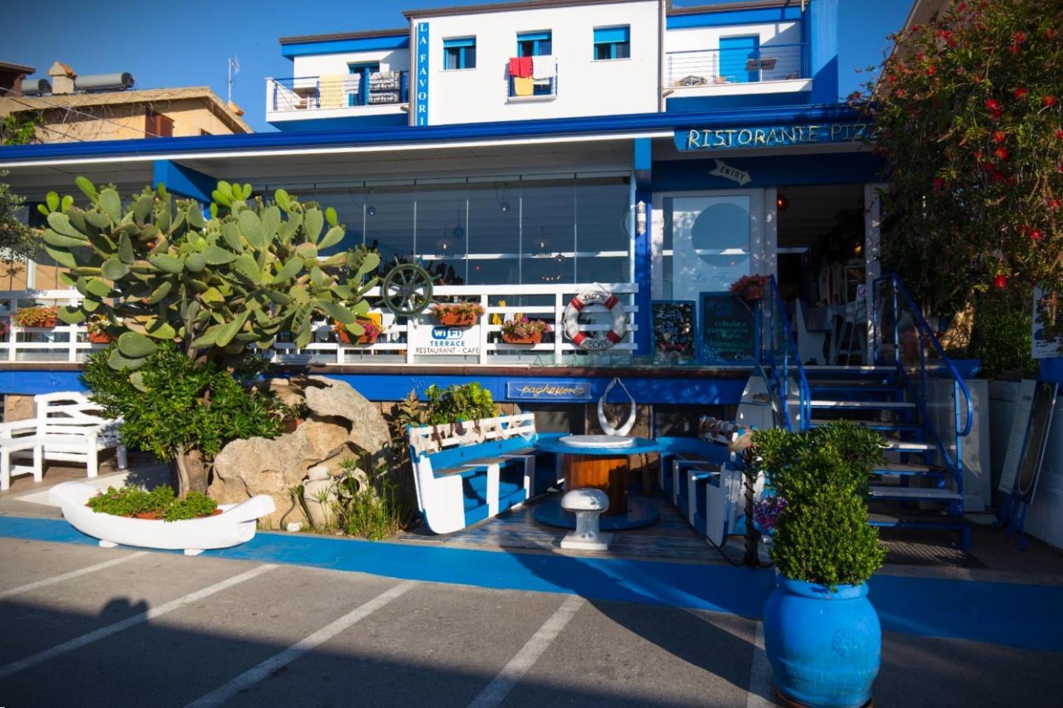 La Favorita Hotel Cala Gonone Exterior photo