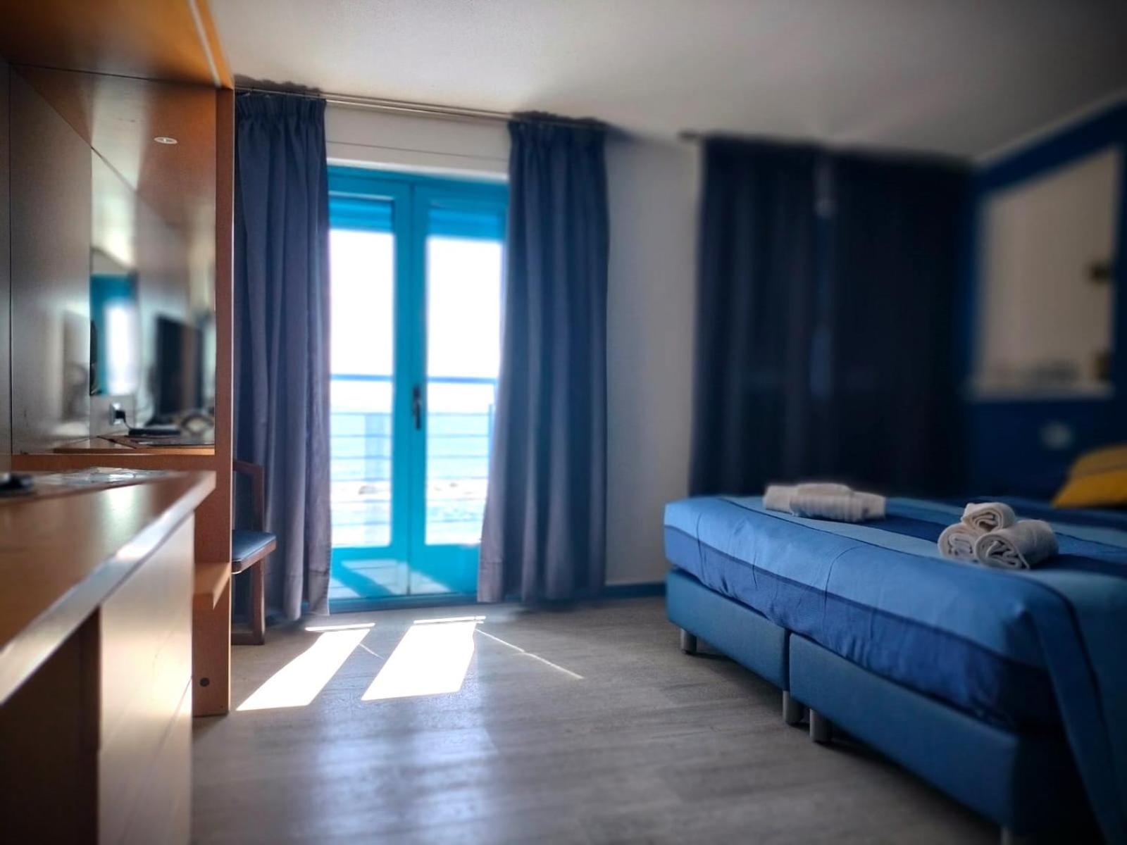 La Favorita Hotel Cala Gonone Exterior photo